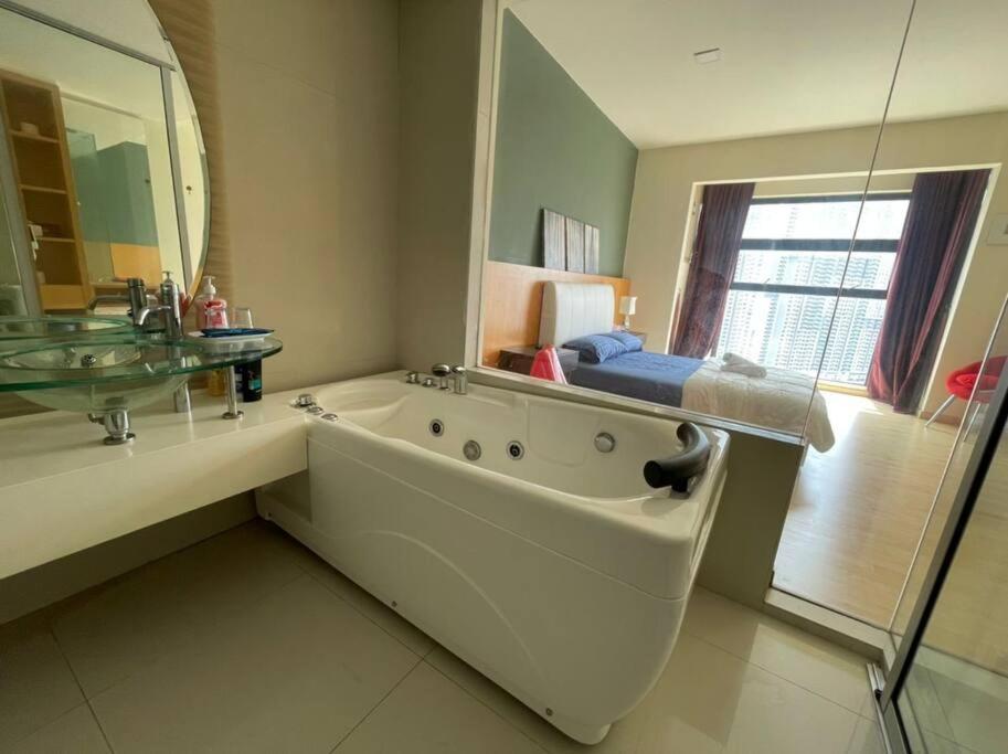 Stylish Romantic Couples Getaway At Kl City 1419 Kuala Lumpur Luaran gambar